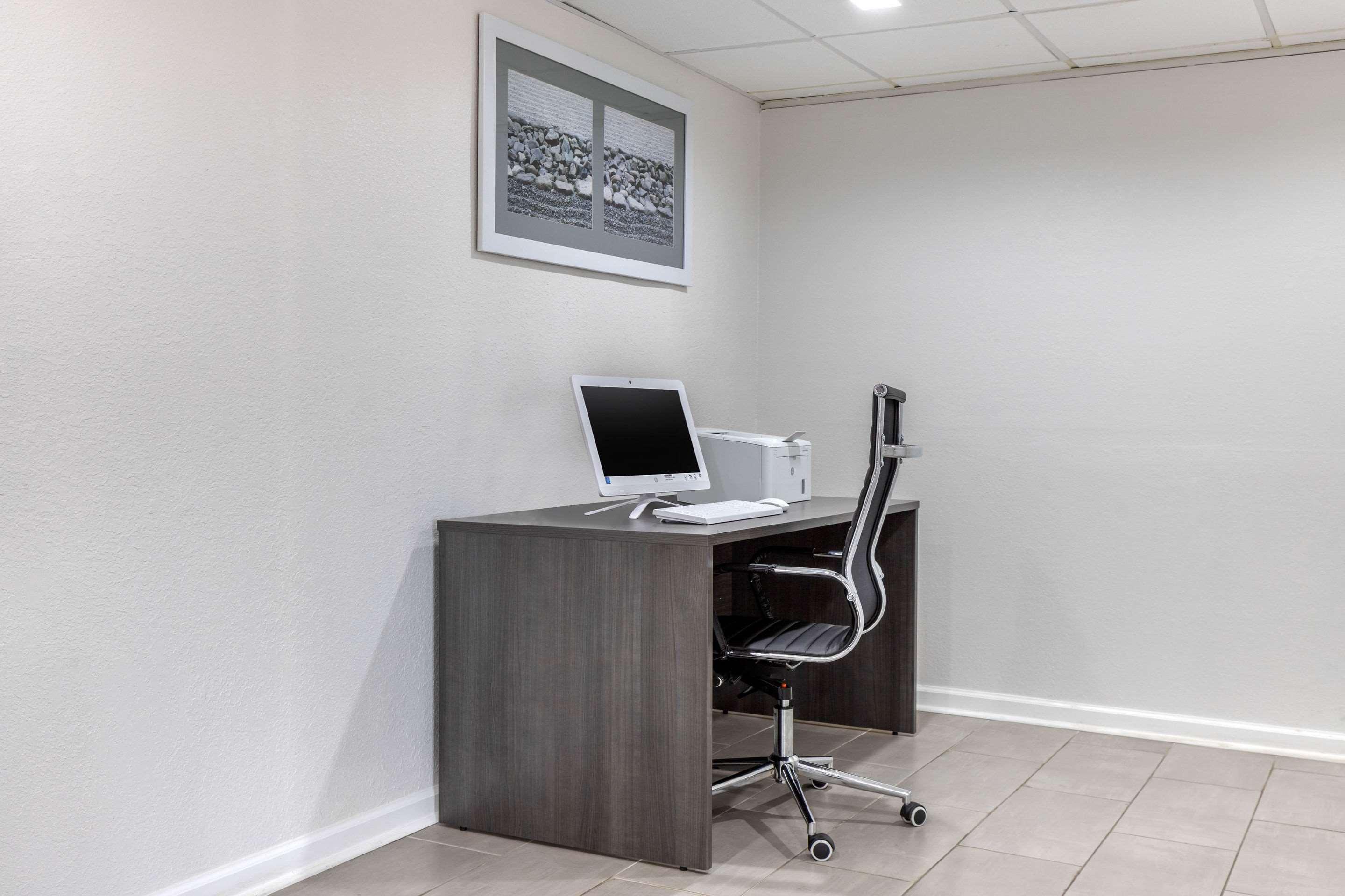 Suburban Studios At The University Conway Exteriér fotografie